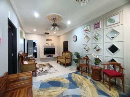 Kuantan House | RUMAH RAISHA PRIVATE POOL