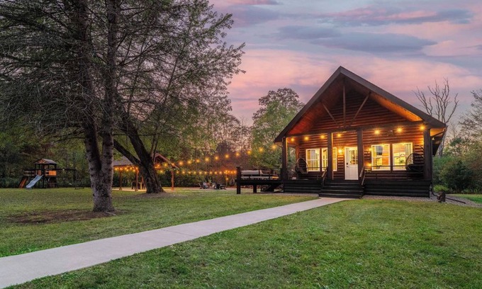 Crosby Cabin | Runway Retreat | Hot Tub Firepit River Access