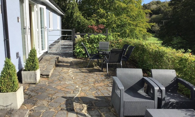 Llandybie House | Rural 3 Bed Annexe