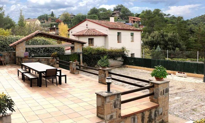 Rellinars Cottage | RURAL ACCOMMODATION CAL RECTOR NEXT TO THE MONSTERAT MOUNTAIN