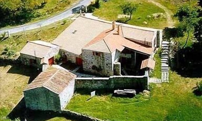 Montederramo Cottage | Rural apartment Caserío da Castiñeira for 2 people