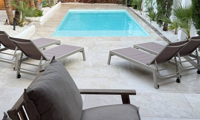 Motril Apartment | Rural apartment for families with swimming pool and barbecue on the Costa Tropical