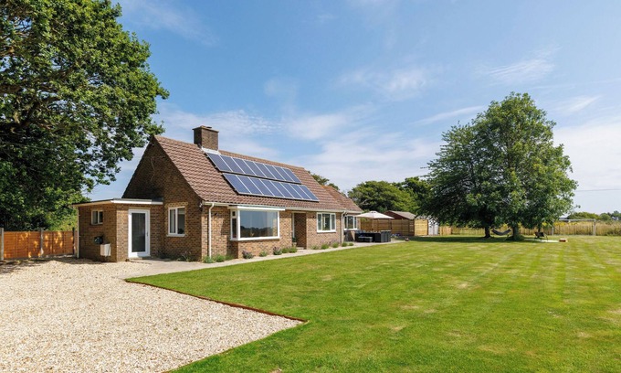 Chichester House | Rural Charm Meets Luxury | 3-Bed Cottage + Hot Tub