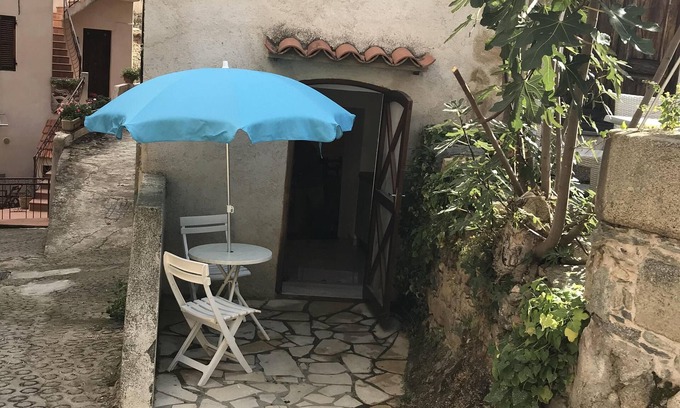 Montegrosso Cottage | Rural gite in traditional village house