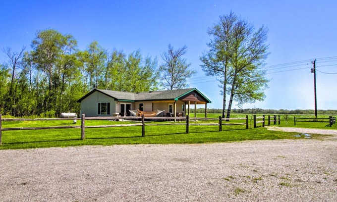 Williams House | Rural Harrys House with Fire Pit on 20 Acres