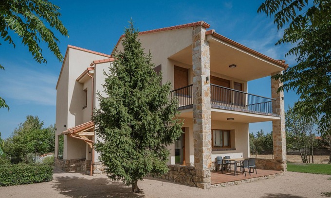 Torrecaballeros House | Rural House 'Rural Torrecaballeros' with Mountain View, Private Pool and Wi-Fi