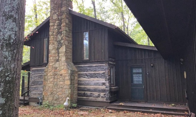 Nashville House | Rustic but comfortable private cabin in the woods