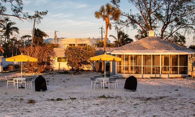 Holmes Beach Cottage | Rustic & Cozy Island Original Cottage on the Beach- Bamboo Apts. C2