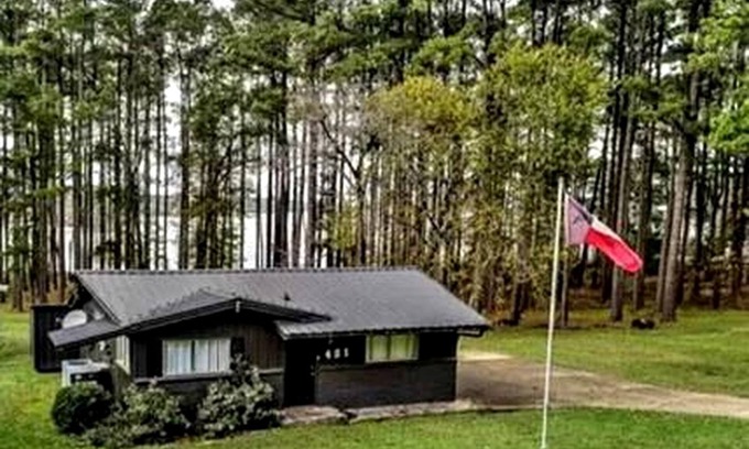 Jefferson Cottage | Rustic Lake Cottage with Fire Pit and Hot-Tub Great for Outdoor Lovers in Texas