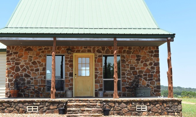 Mason Cabin | Rustic Loyal Valley Private Guesthouse with Peace & Serenity Views