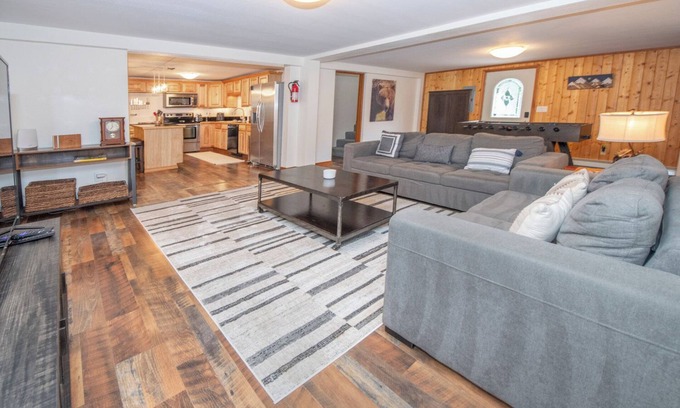 Huffman - O' Malley Apartment | Rustic Luxury with hot tub and spa room! Large 4 bedroom 2 bath, Sleeps 12!