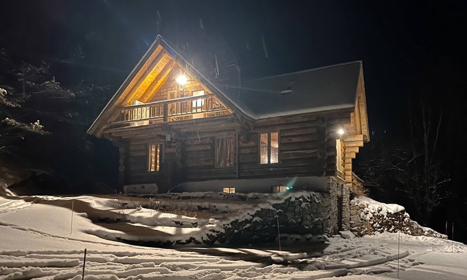 Littleton House | Rustic mountain-view cabin with private deck & fireplaces