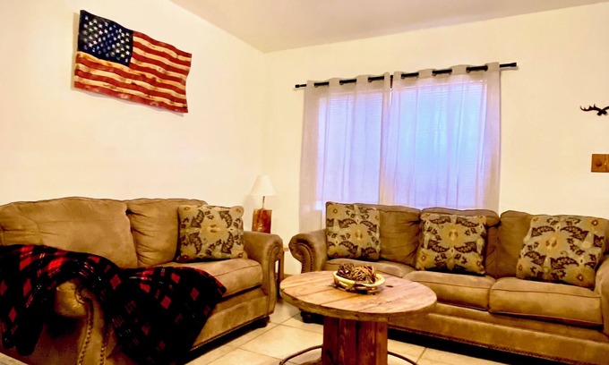 Carlsbad House | Rustic Retreat 2BR Getaway: Modern Comfort, Wi-Fi & More
