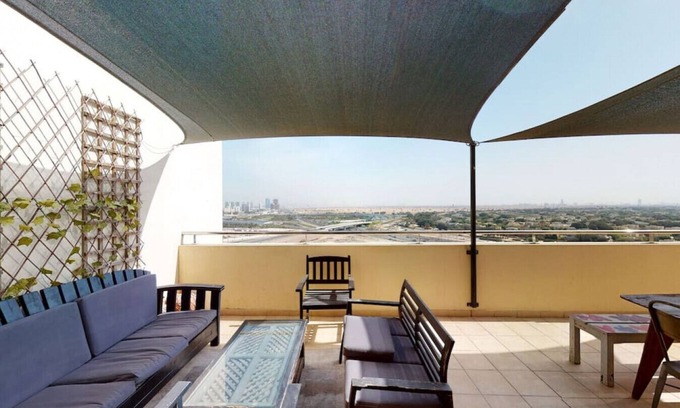 Motor City Apartment | Rustic Three Bedroom in Motor City