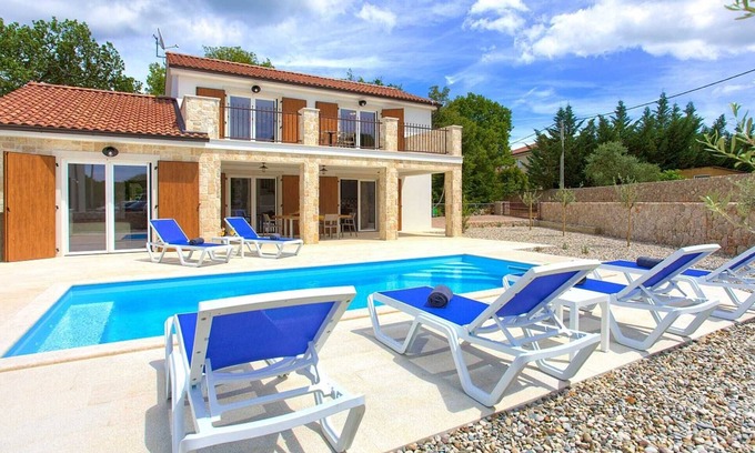 Rasopasno Villa | Rustic Villa Zala with heated swimming pool