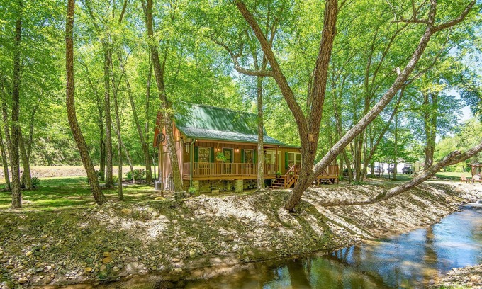Millers Creek Cabin | Rustic Waterfront cabin HOT TUB