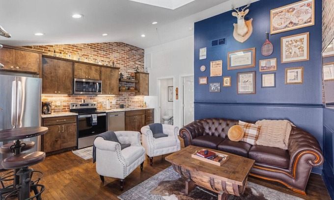 Cahal Street Group Condo | Rustic + Western - Walk to Bars, Coffee & Restaurants