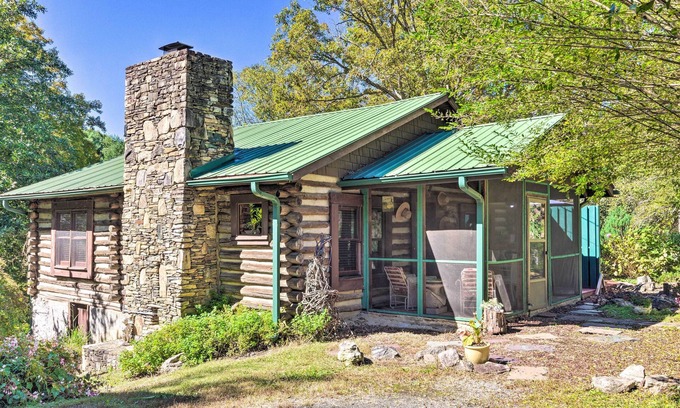 Skyland Cabin | Rustic-Yet-Cozy Cabin w/Patio, 12 Mi to Asheville