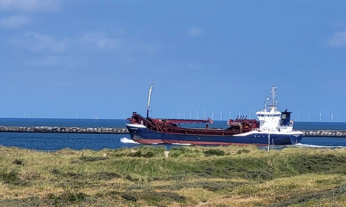 Municipality of Velsen Condo | Rustig Appartement met Uitzicht op zee