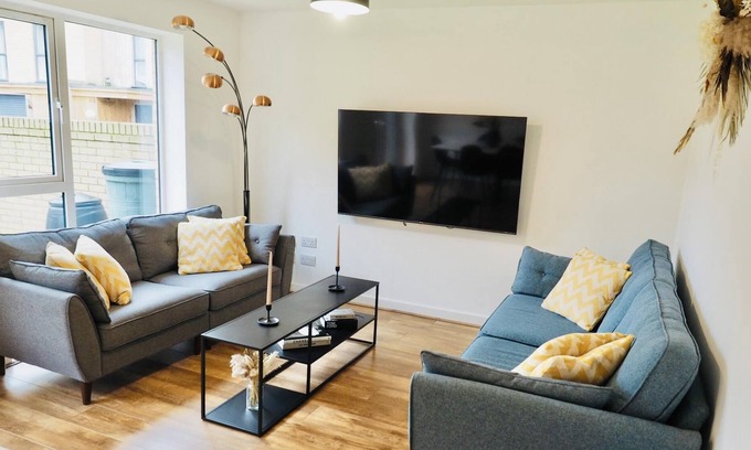 Taunton Other | SA Today Firepool Cres Taunton (Fibre Wi-Fi & Netflix)!
