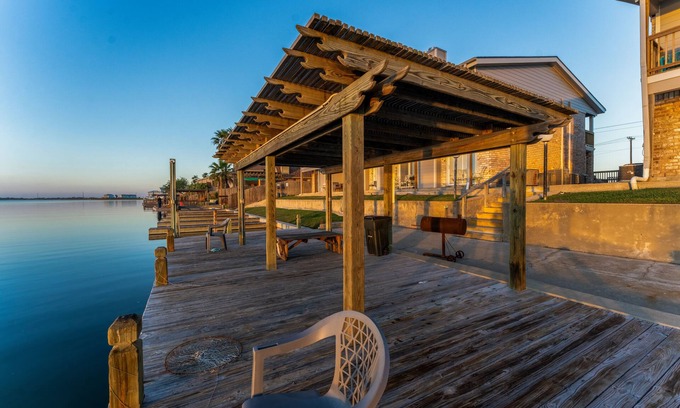 Corpus Christi Condo | SA7 Family-Friendly Condo : Waterfront, Pool, 2 Blocks From Beach, & Fishing