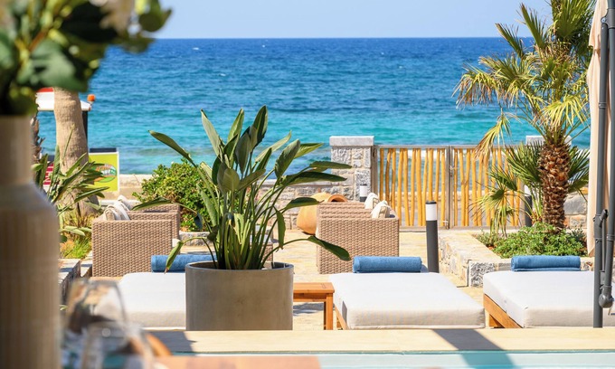 Agkisaras Villa | Sabbia Mare BeachFront Villa, steps from Dine&Shop