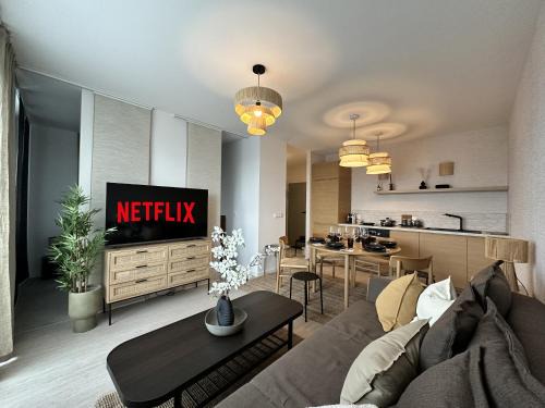 Ruzinov Apartment | Sady, 5min from Airport and parking
