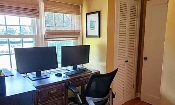 Roseville House | Safe and tidy Cape Cod in a very good neighborhood. Pet friendly.
