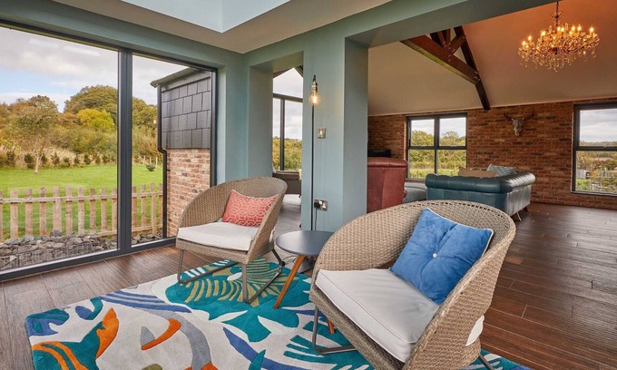 Durham House | Safe, rural, modern and stylish holiday home, 30 minutes walk to Durham city
