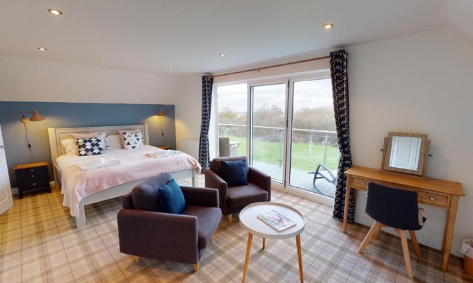 Filey House | Sailaway Cottage at The Bay Filey with resort pool and gym