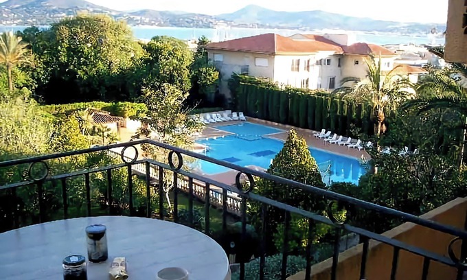 Saint-Tropez Apartment | Saint Tropez - center apartment with pool