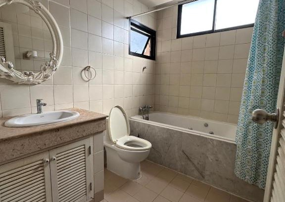 Embassy District Apartment | Saladaeng Executive Condominium