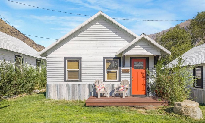 Riggins Cabin | Salmon River Cabin #202