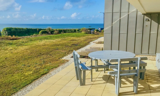 Lusty Glaze Apartment | SALTWATER, ONE LUSTY GLAZE, family friendly, with a garden in Newquay