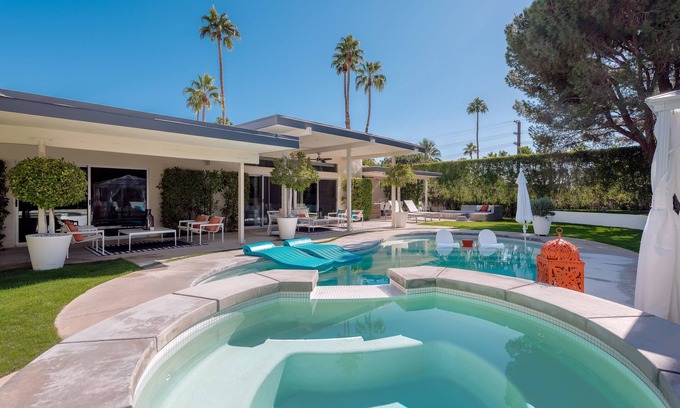 Palm Springs House | Saltwater Pool with Tanning Shelf, Spa, Two Fire Pits, Outdoor Shower, Free WiFi