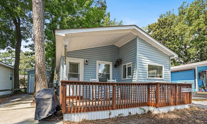 Myrtle Beach House | Salty Britches with Golf Cart in Ocean Lakes!