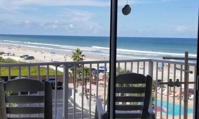 Bostwick Park Condo | Salty Kisses OCEANFRONT Daytona Beach studio condo