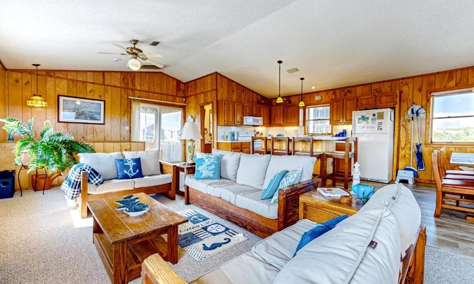 Frisco House | Salty Paws
