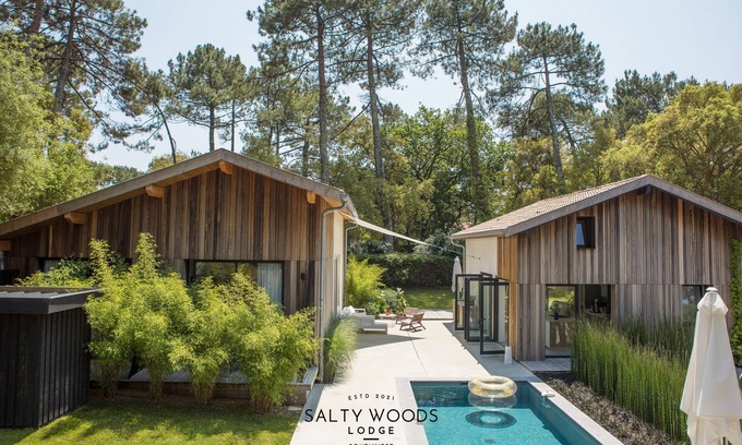 Soustons Villa | Salty Woods Lodge 6 bedrooms & 6 bathrooms Walking distance from beach 12p