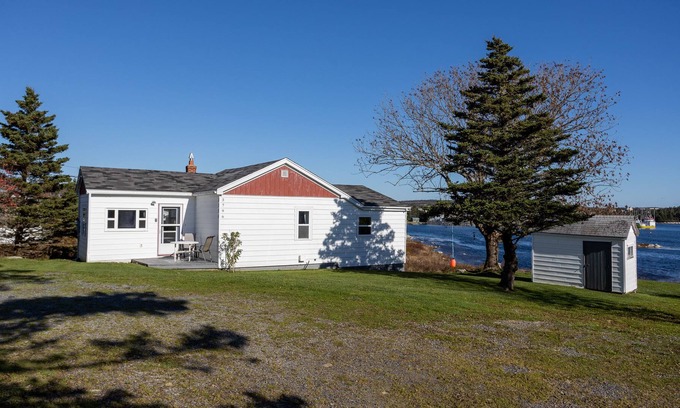 Sambro Cottage | Sambro Cottage on the Ocean - Best of both!