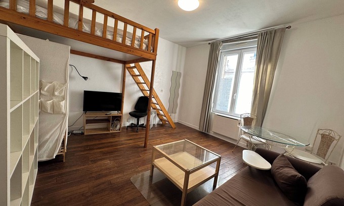 Hincmar Apartment | San Francisco, a studio with a unique charm