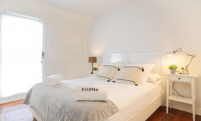 Zarautz Apartment | SAN LUIS 2 Vivienda, playa y garaje by Egona
