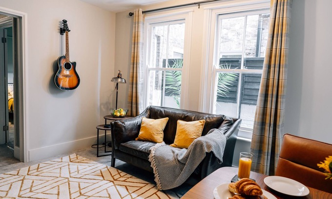 Worthing Apartment | Sanctuary-by-Sea 2 bed Apartment