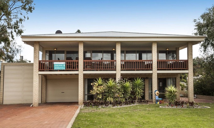 Lancelin House | Sand Dunes - The perfect family holiday