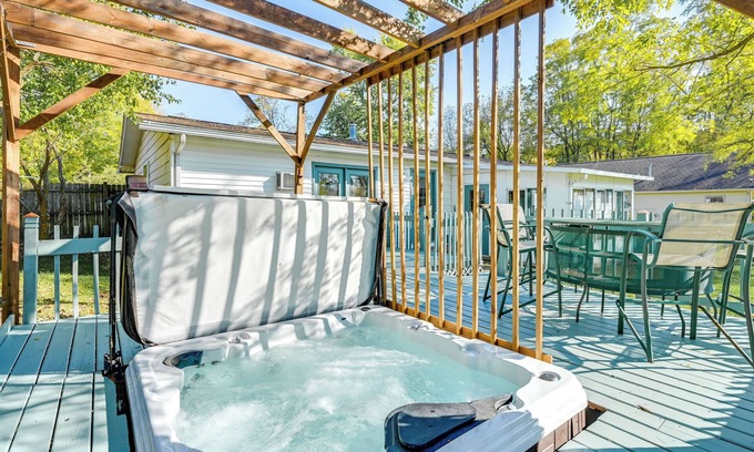 Onsted House | Sand Lake Retreat: Canal Access & Large Yard!