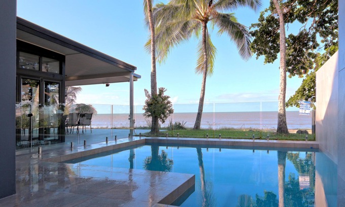 Machans Beach House | Sandcastle Retreat - Cairns Beaches