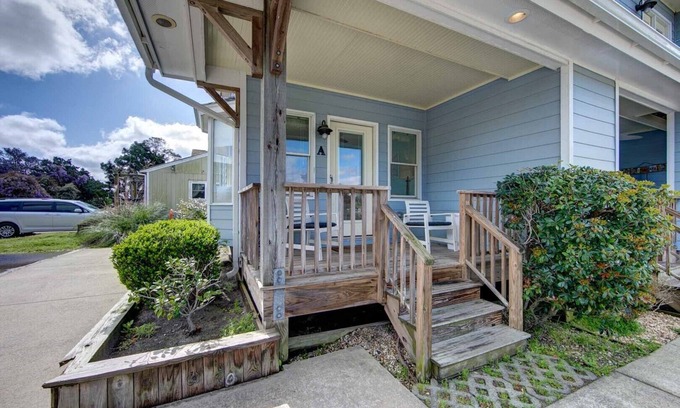 Ocracoke Condo | Sandpiper's Nest: Within walking distance of the harbor, shops and restaurants.