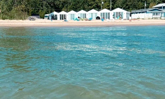 Oscoda Cottage | SANDY BEACH PARADISE ON THE LAKE