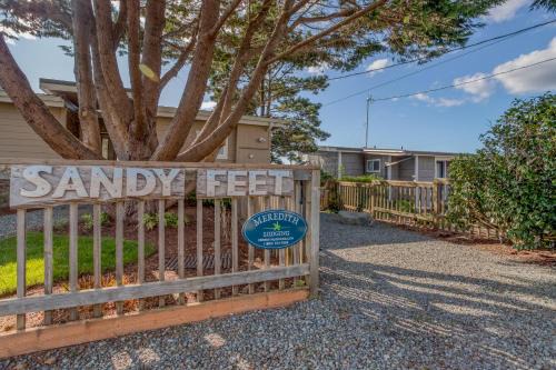 Neahkahnie Beach House | Sandy Feet - Meredith Lodging