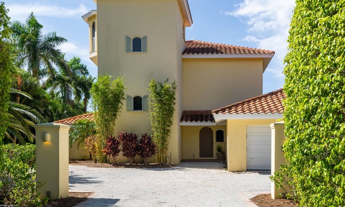 Wulfert House | Sanibel Luxury Beach House & Pool